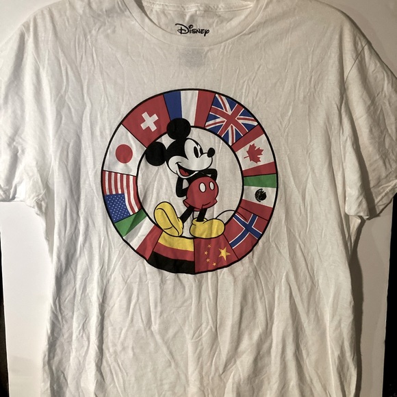 Disney Mickey Mouse flags from around the world tee shirt - Picture 1 of 3